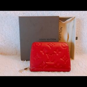 Luis Vuitton vernis leather Zippy coin purse